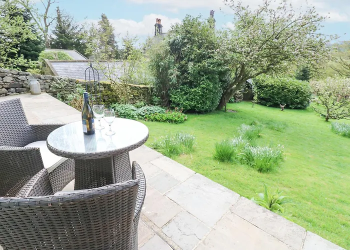 Bee Garth Castleton (North Yorkshire)