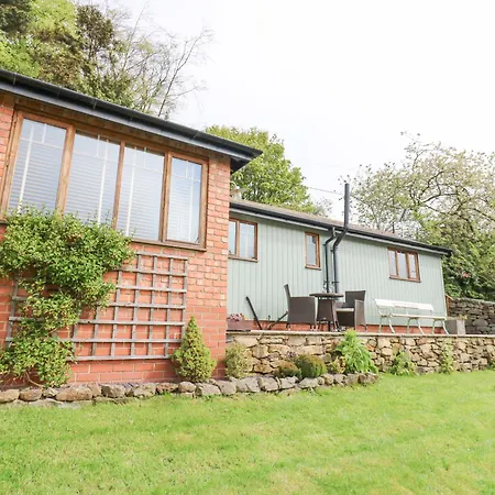 Bee Garth Castleton (North Yorkshire)