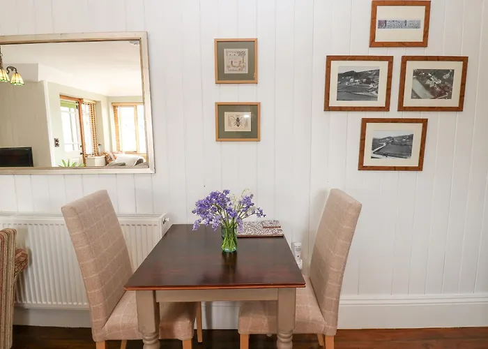 Bee Garth بيت للعطل